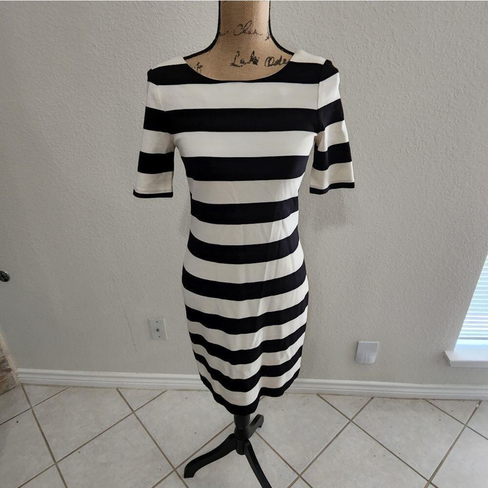 BANANA republic black and white striped bodycon low back dress‎ size 4